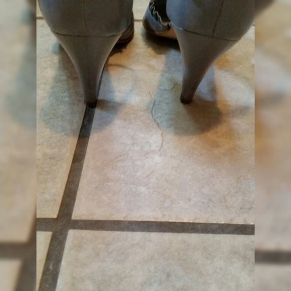 NICKLES - Grey pewter ankle strap heels - Picture 3 of 4